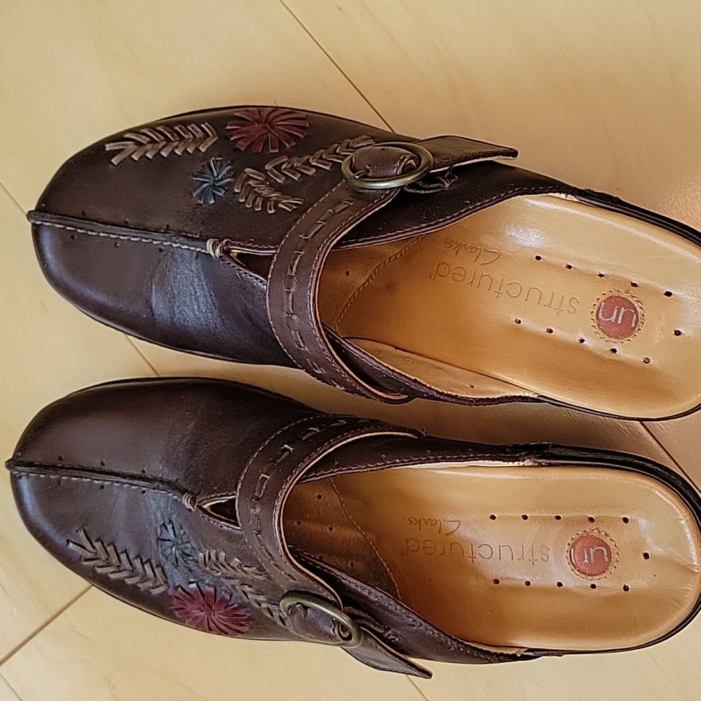 Clark's Structured clogs,6M,Brown leather uppers, cushioned footbed. Worn twice.